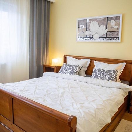 Oak Apartment - Piata Victoriei Bucarest Esterno foto