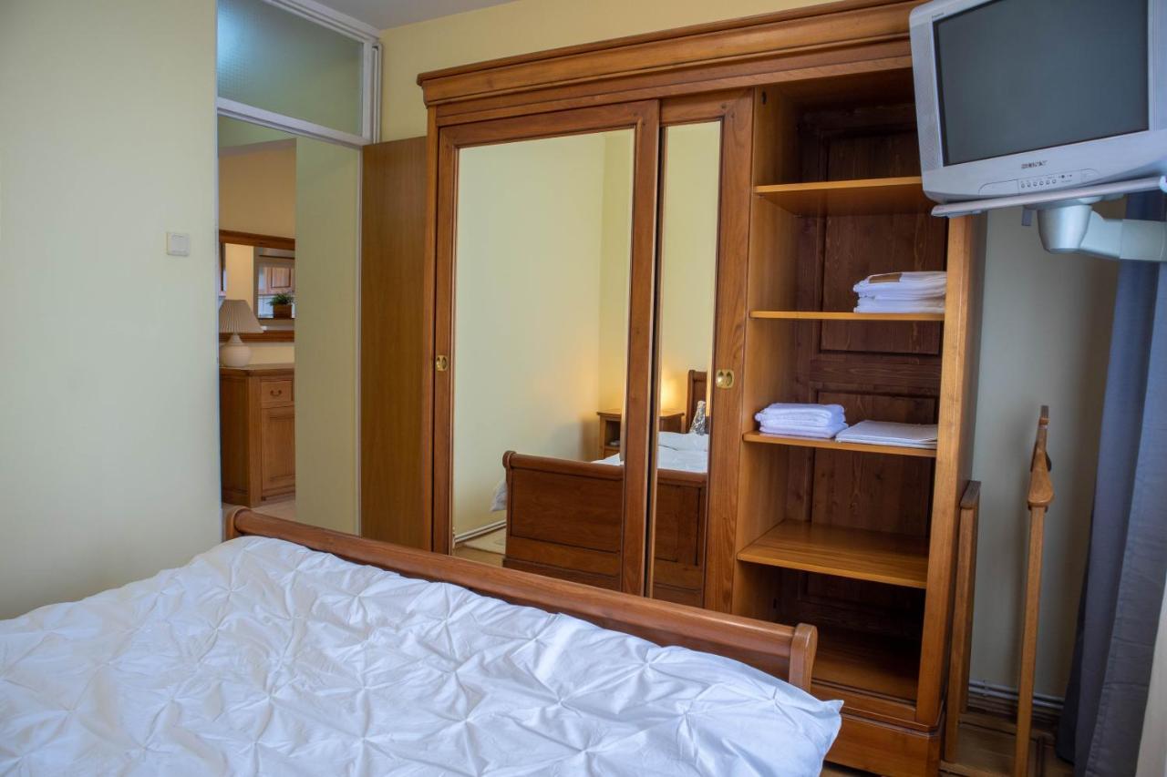 Oak Apartment - Piata Victoriei Bucarest Esterno foto