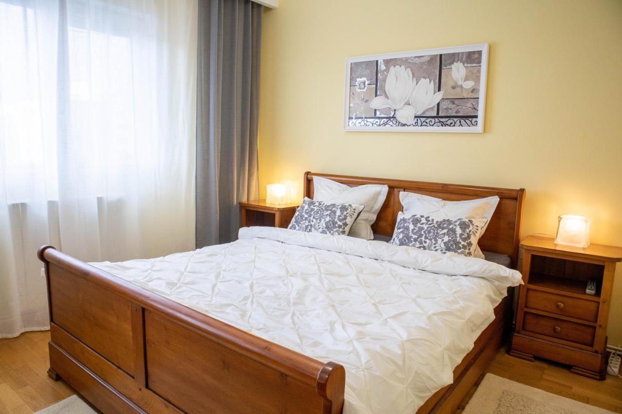 Oak Apartment - Piata Victoriei Bucarest Esterno foto
