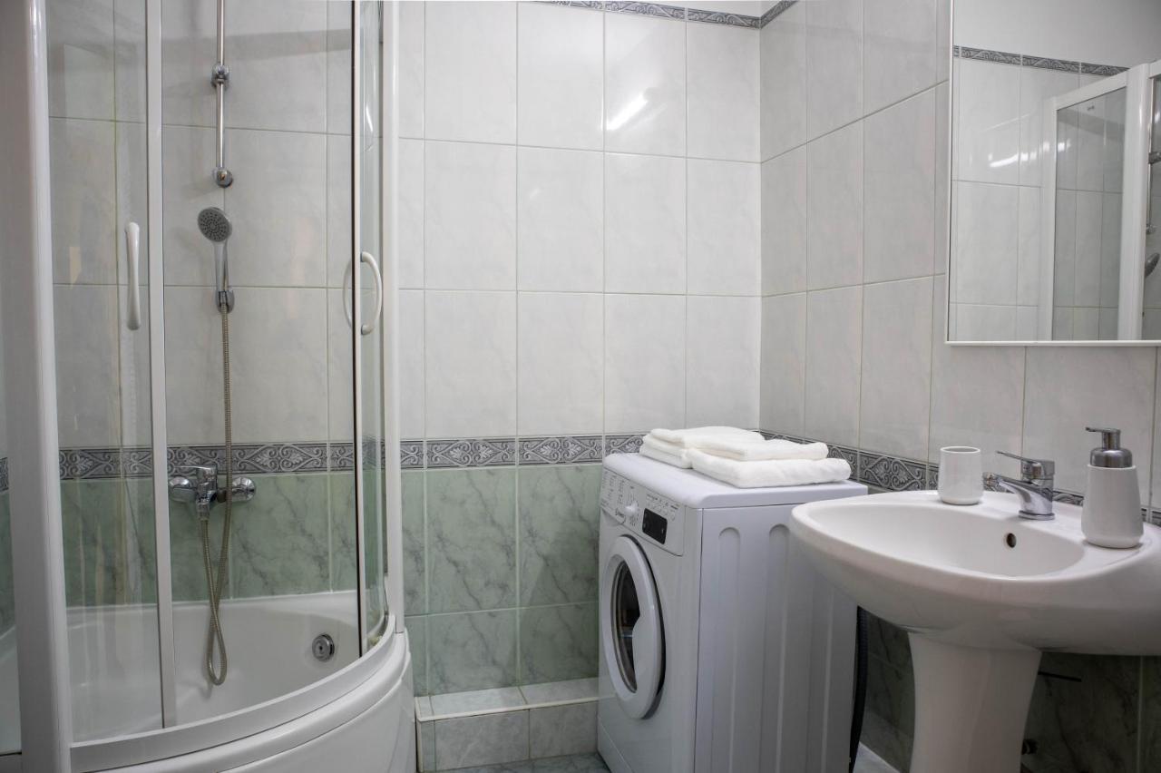 Oak Apartment - Piata Victoriei Bucarest Esterno foto