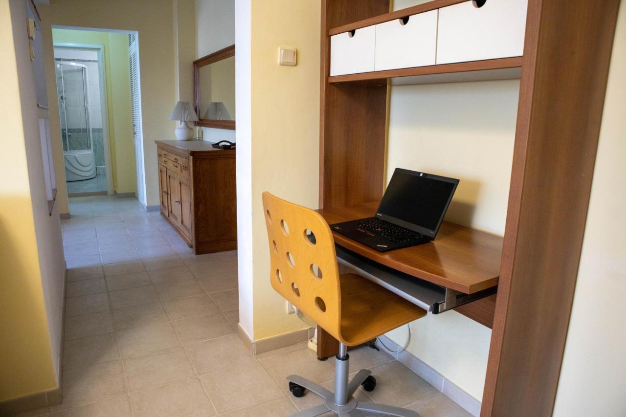 Oak Apartment - Piata Victoriei Bucarest Esterno foto